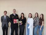 «Память, которая связывает»: активисты Молодёжного центра Дальрыбвтуза встретились с вдовой героя СВО Алексея Тилицкого
