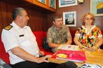 Круглый стол с участием профессоров Гавайского университета и командного состава парусника